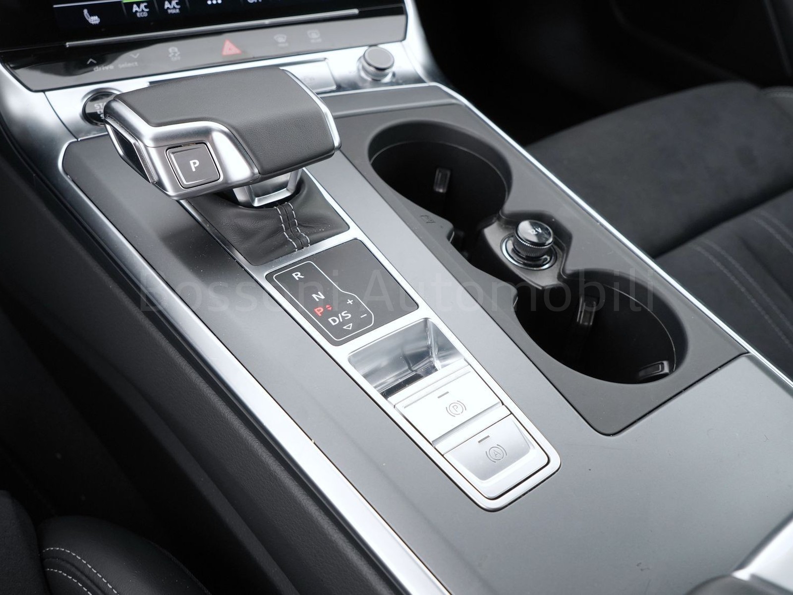 24 - Audi A6 avant 45 3.0 v6 tdi mhev 48v s line edition quattro ultra s tronic