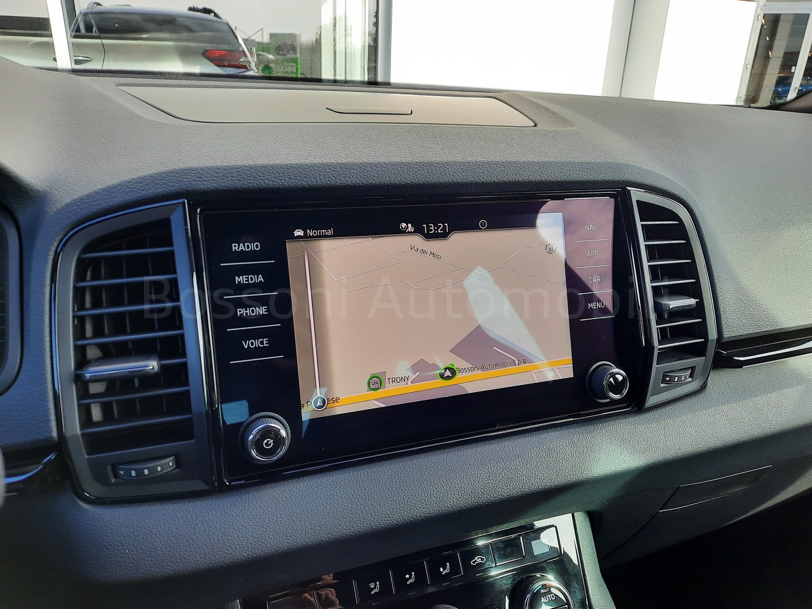 11 - Skoda Karoq 2.0 tdi evo scr 150cv sportline dsg