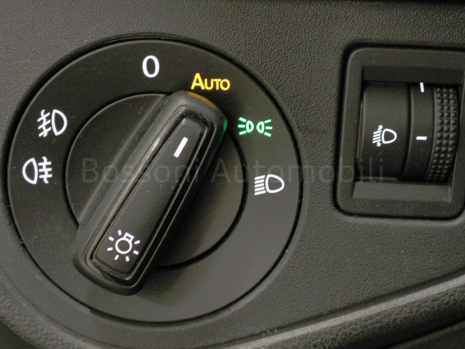 16 - Volkswagen Taigo 1.0 tsi 110cv life