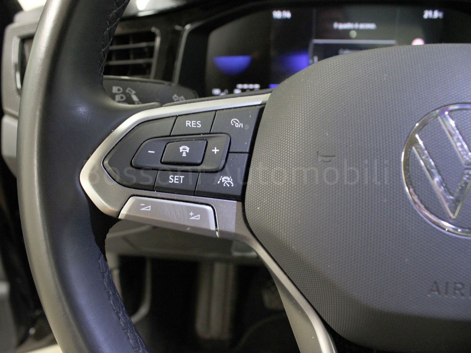 22 - Volkswagen Taigo 1.0 tsi 110cv life