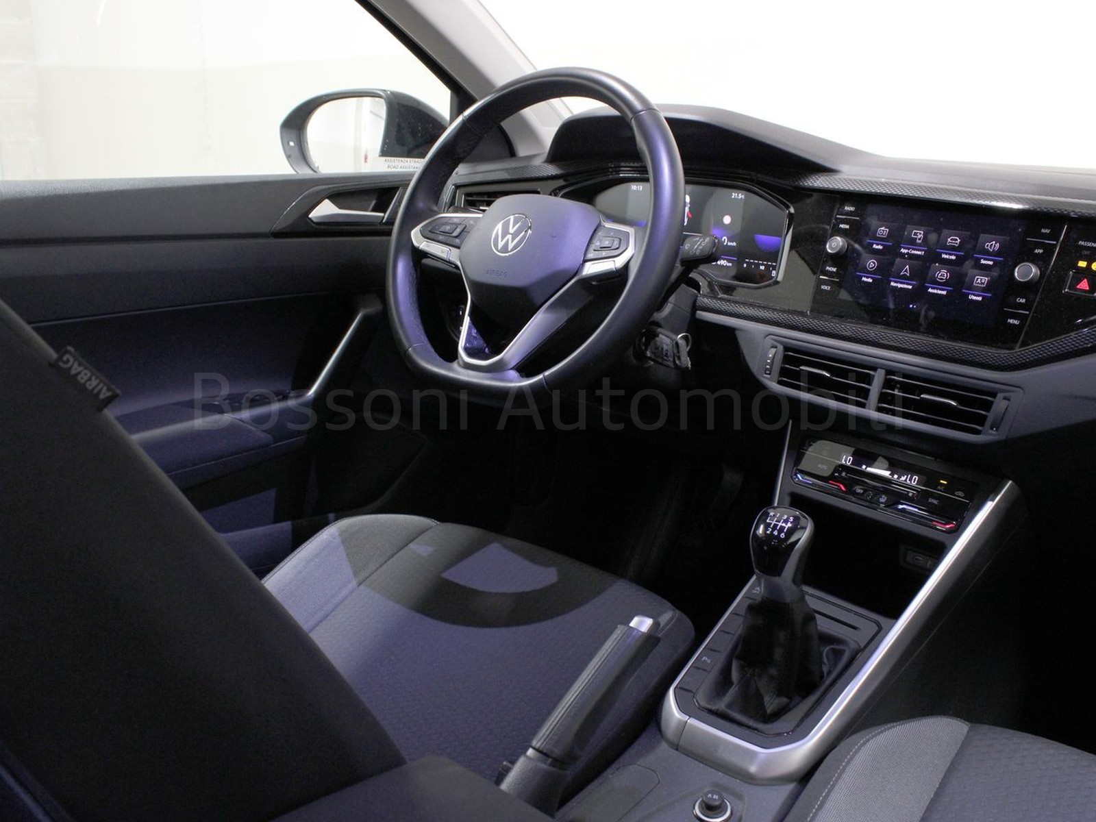 6 - Volkswagen Taigo 1.0 tsi 110cv life