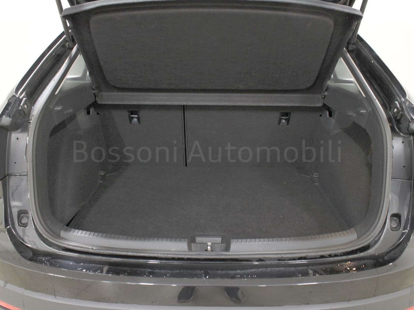 10 - Volkswagen Taigo 1.0 tsi 110cv life