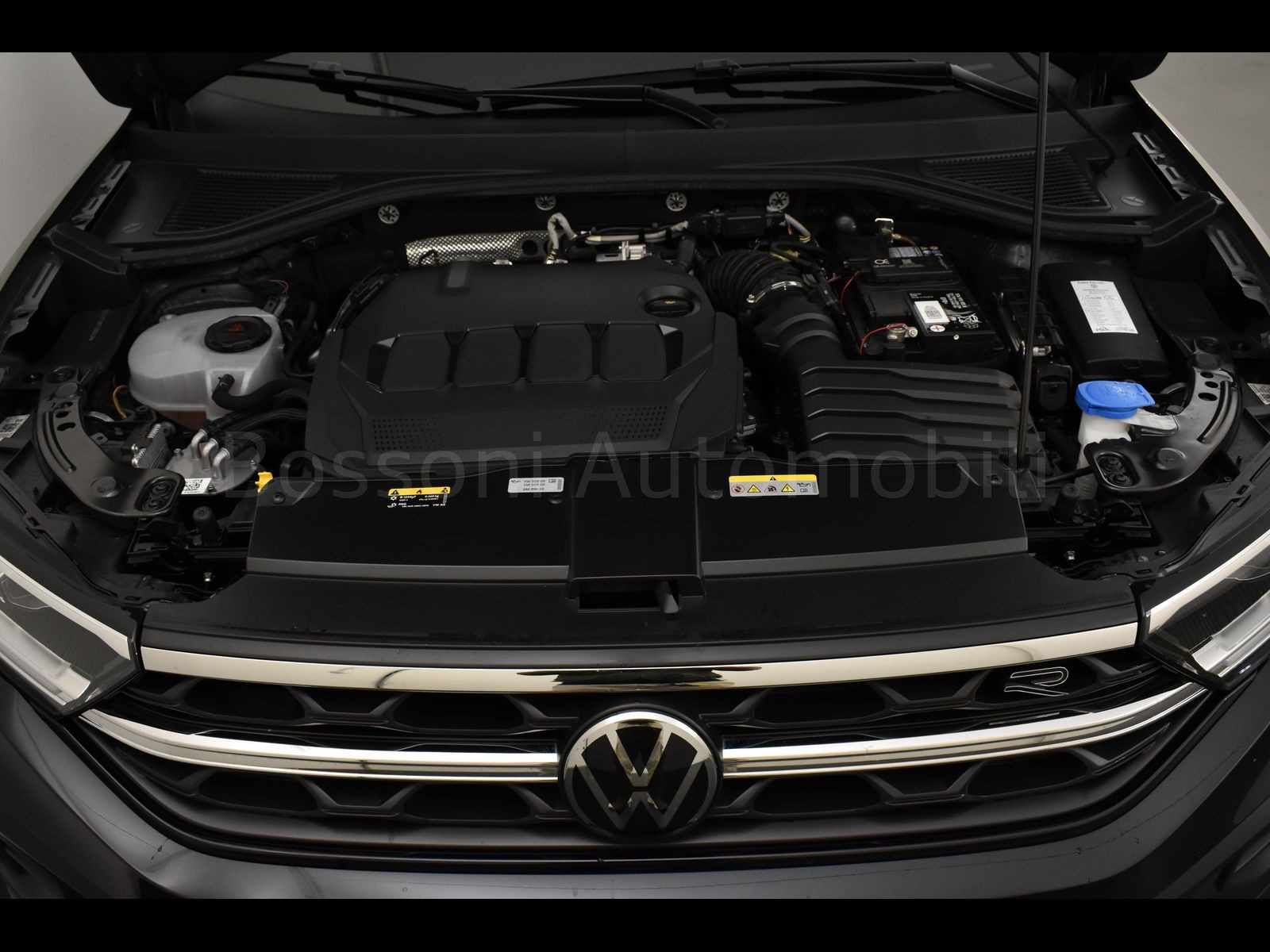 11 - Volkswagen T-Roc 2.0 tdi scr 115cv r line