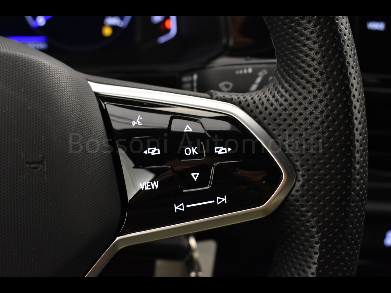 20 - Volkswagen T-Roc 2.0 tdi scr 115cv r line