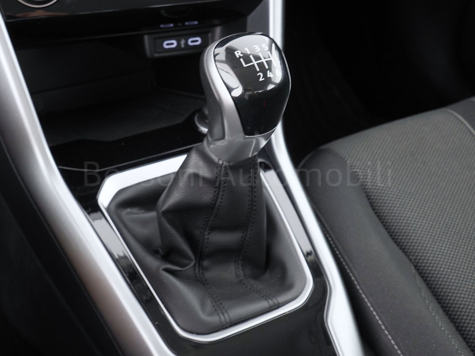 22 - Volkswagen T-Roc 2.0 tdi scr 115cv life