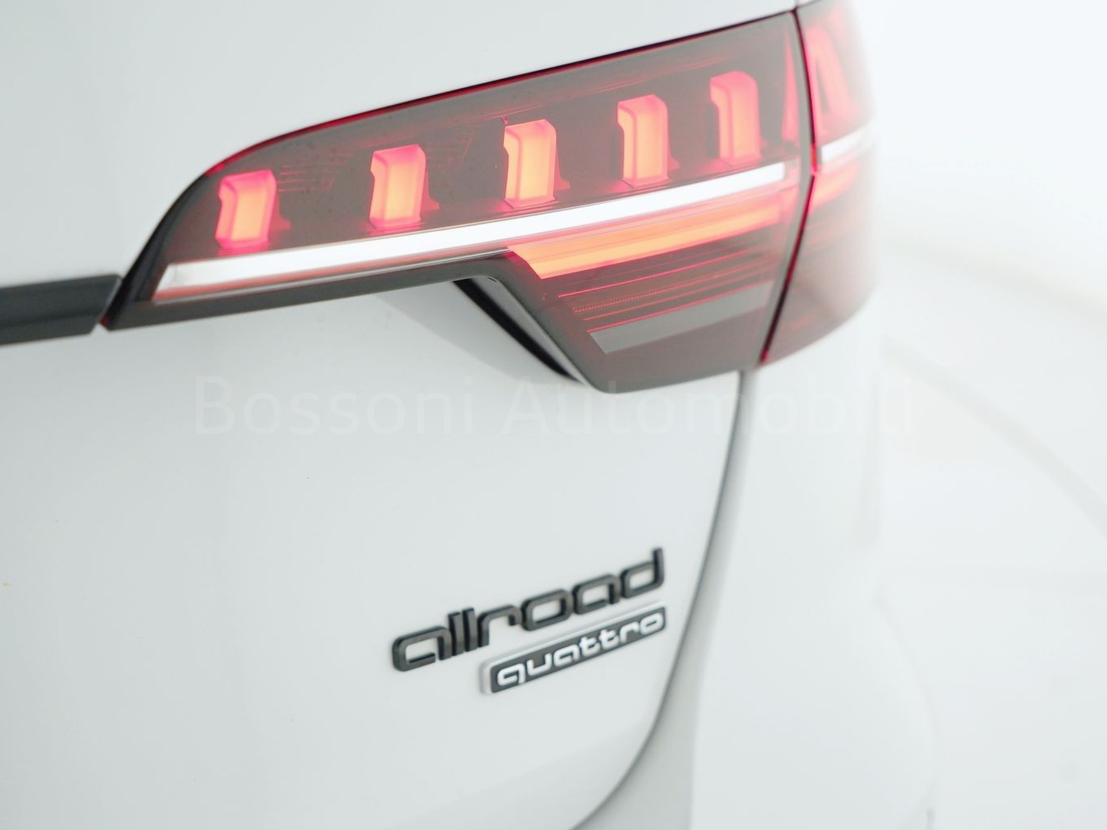 40 - Audi A4 allroad allroad 40 2.0 tdi mhev 204cv identity contrast quattro s tronic