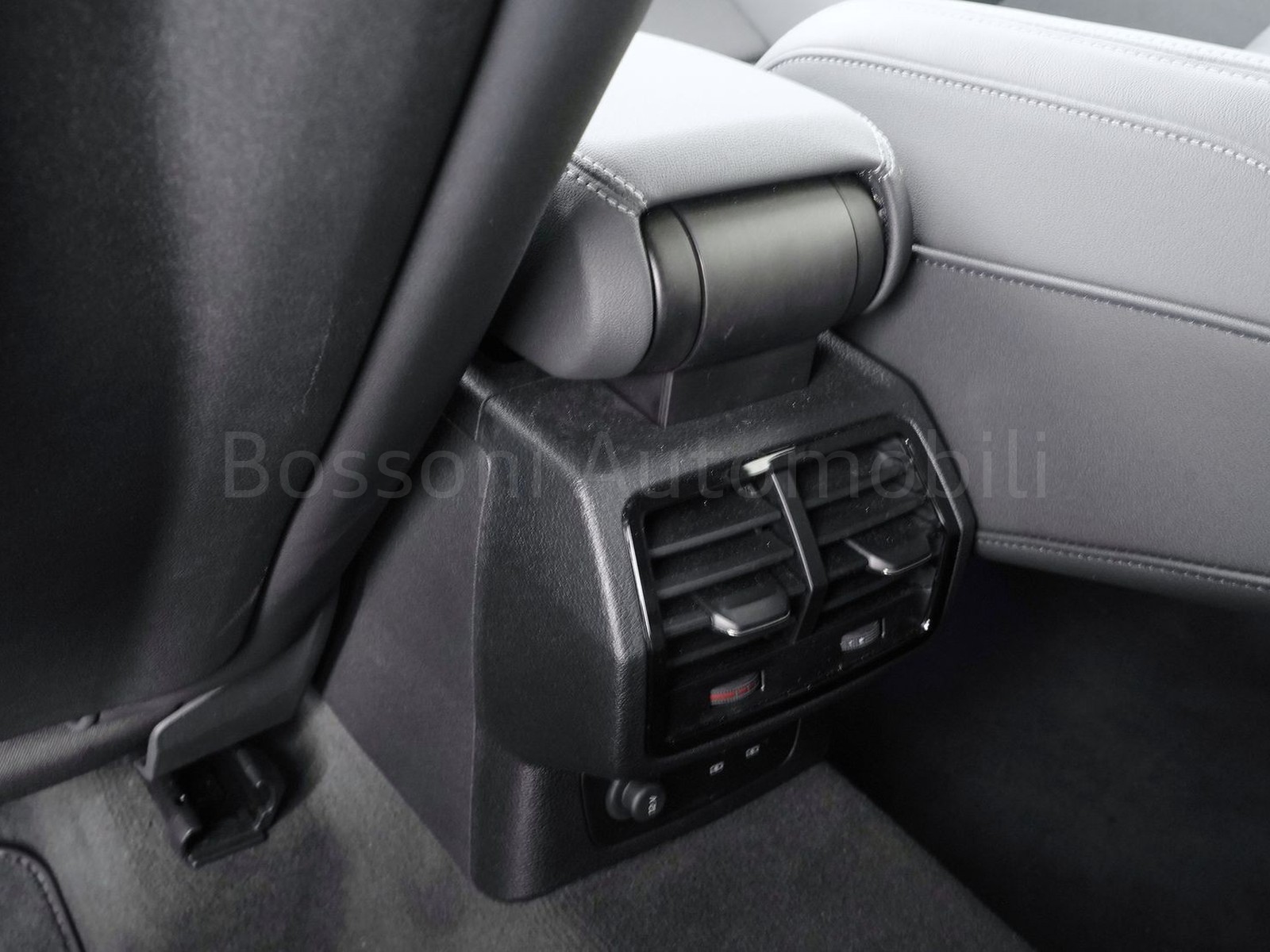 28 - Audi Q3 sportback 40 2.0 tdi 193cv s line edition quattro s tronic