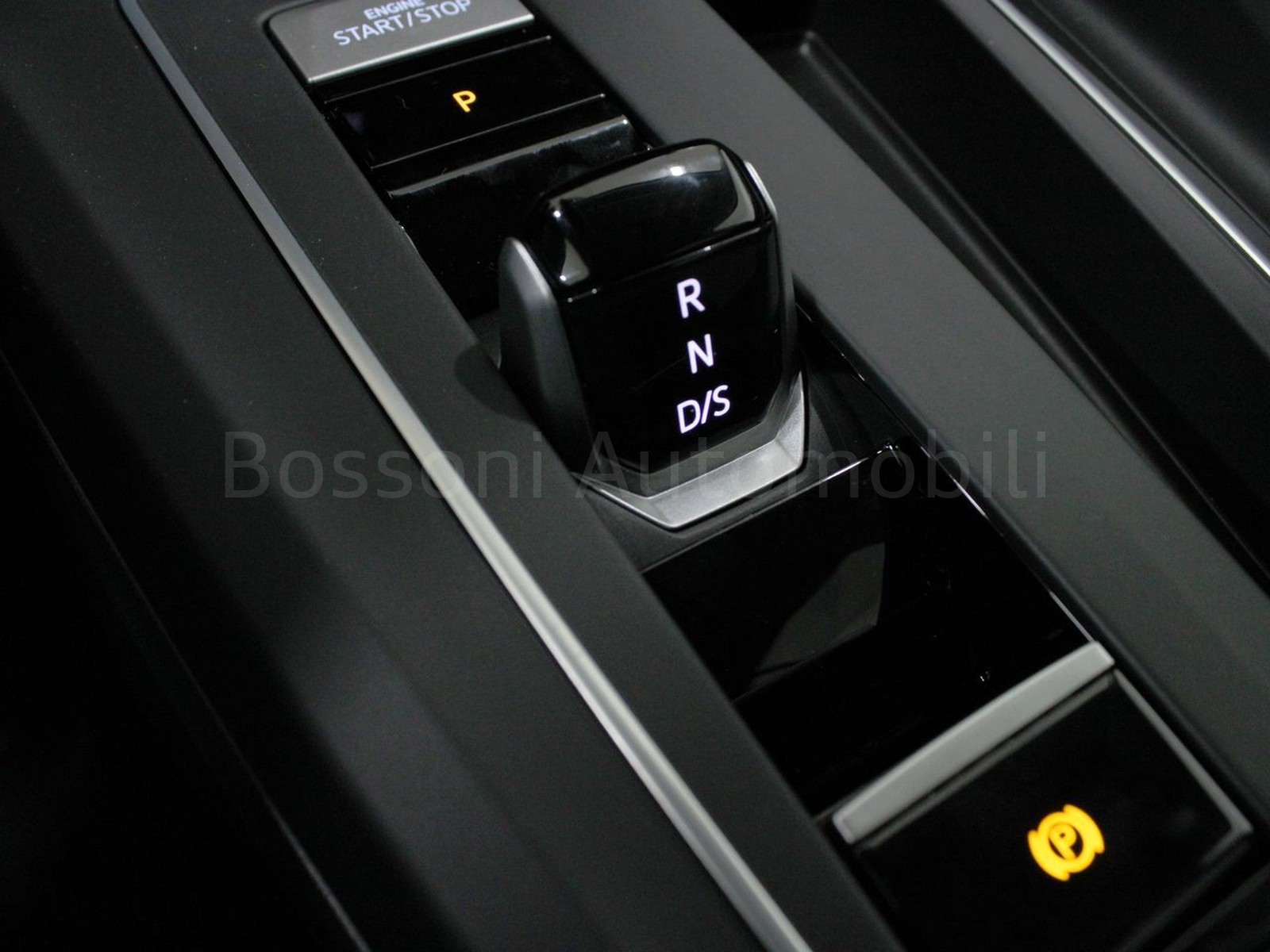 20 - Volkswagen Golf 1.5 tsi ehybrid 204cv edition plus dsg