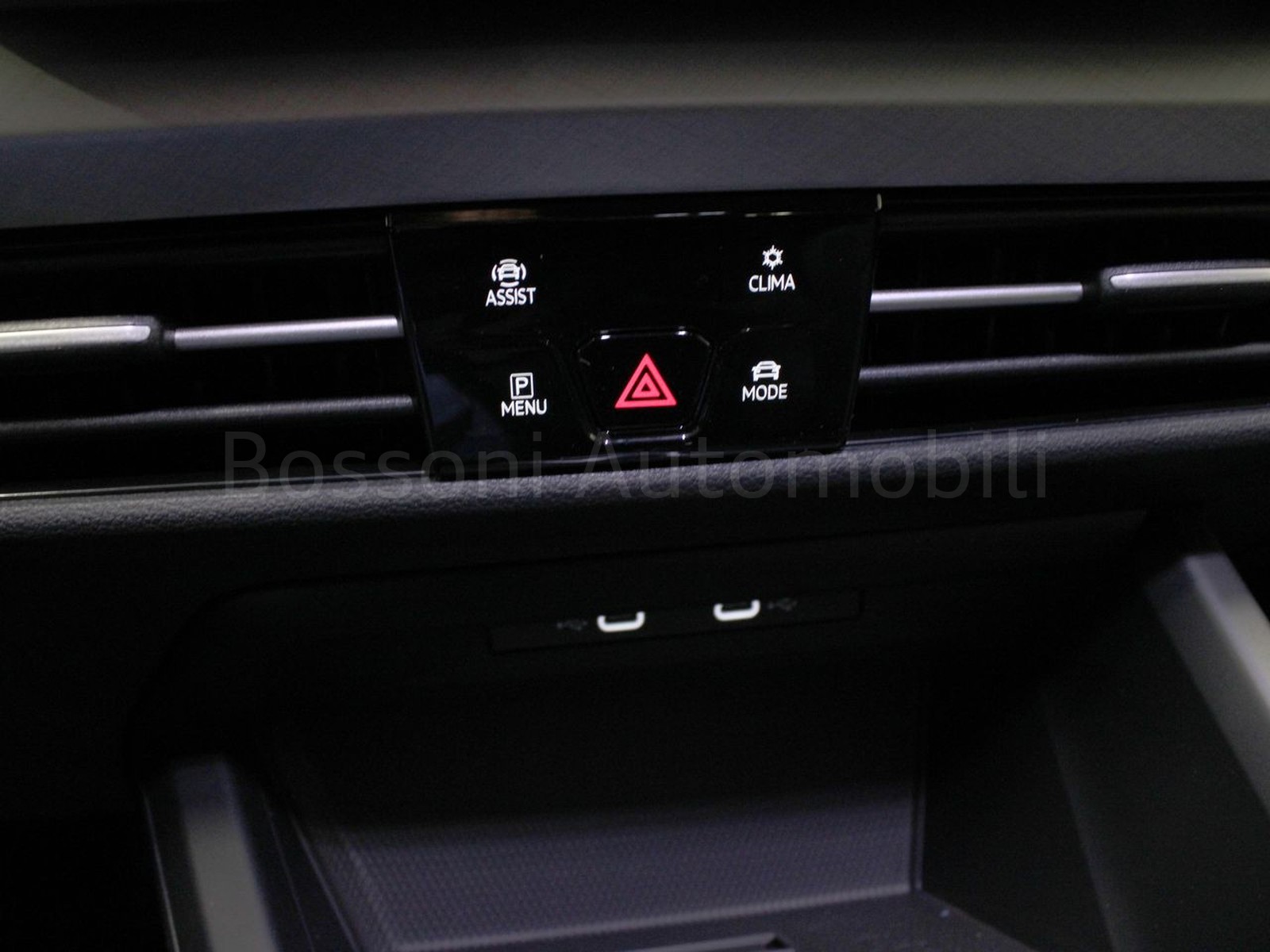 21 - Volkswagen Golf 1.5 tsi ehybrid 204cv edition plus dsg