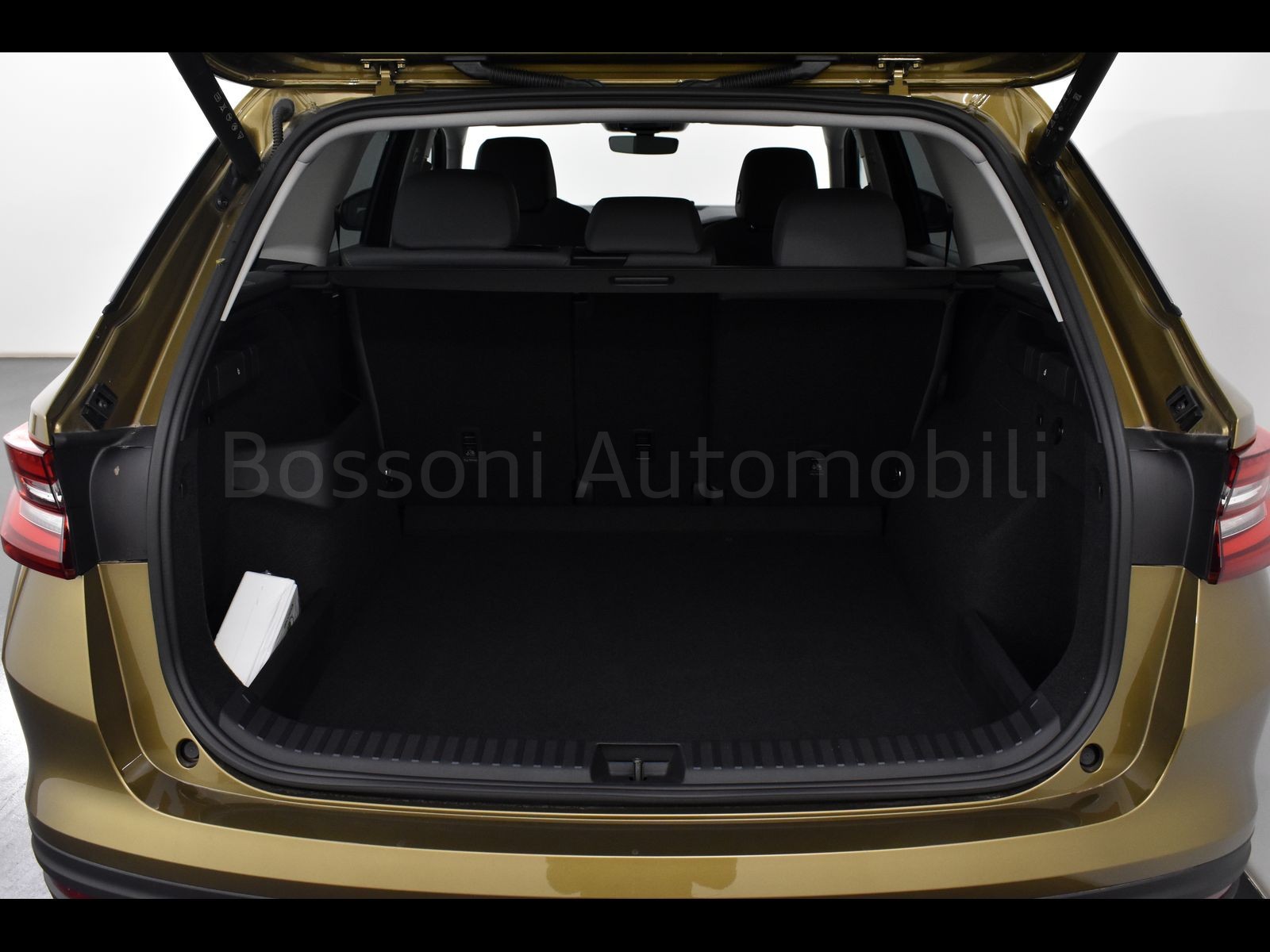 10 - Skoda Kodiaq 1.5 tsi m-hev 150cv selection dsg