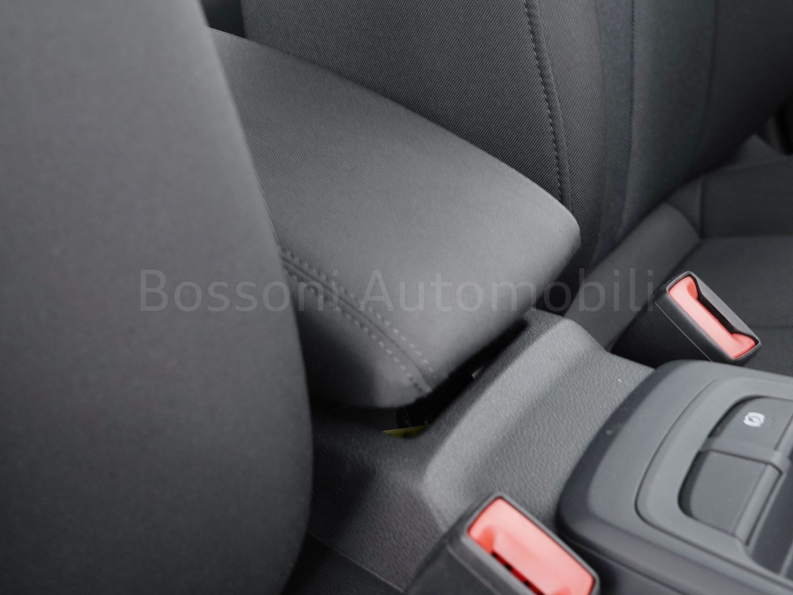 17 - Audi Q2 30 2.0 tdi s line edition s tronic