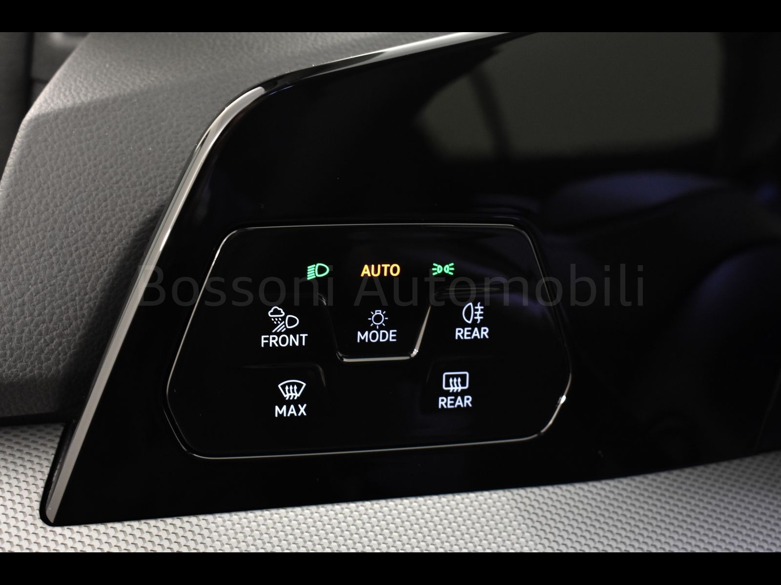 18 - Volkswagen Golf 1.5 tsi ehybrid 204cv style dsg