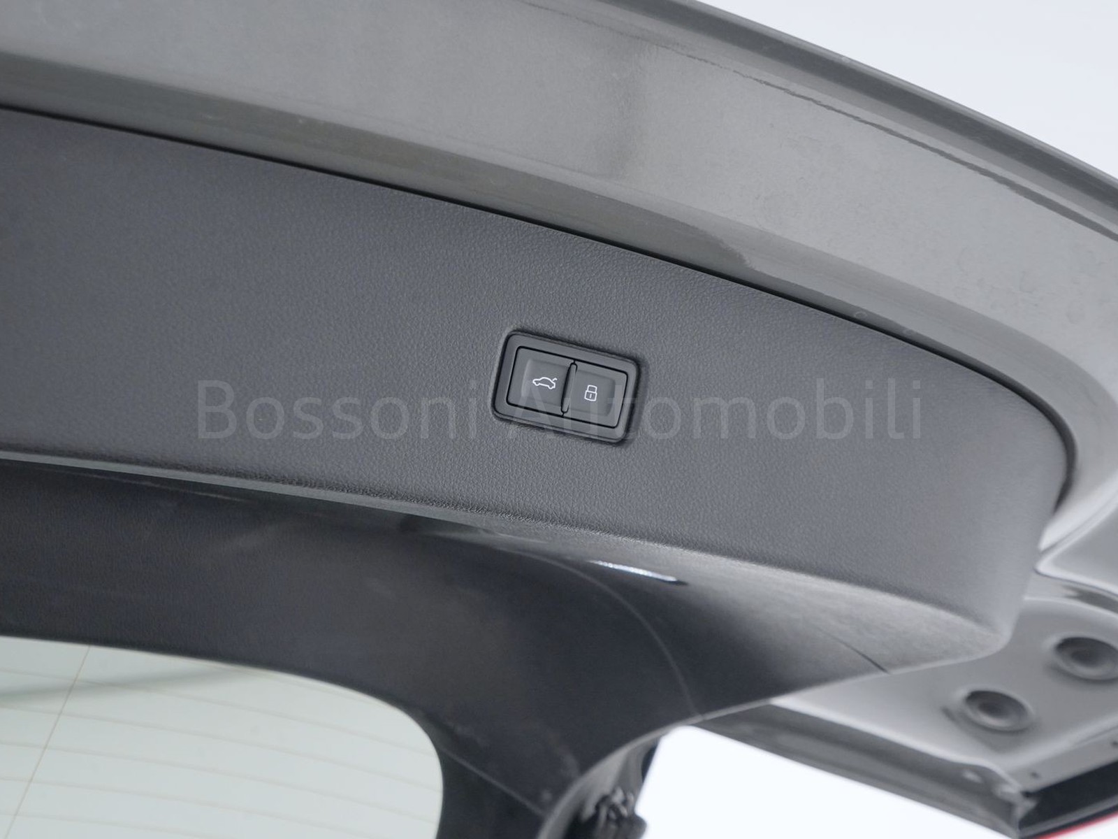 38 - Audi Q5 sportback 40 2.0 tdi mhev 12v s line quattro s tronic