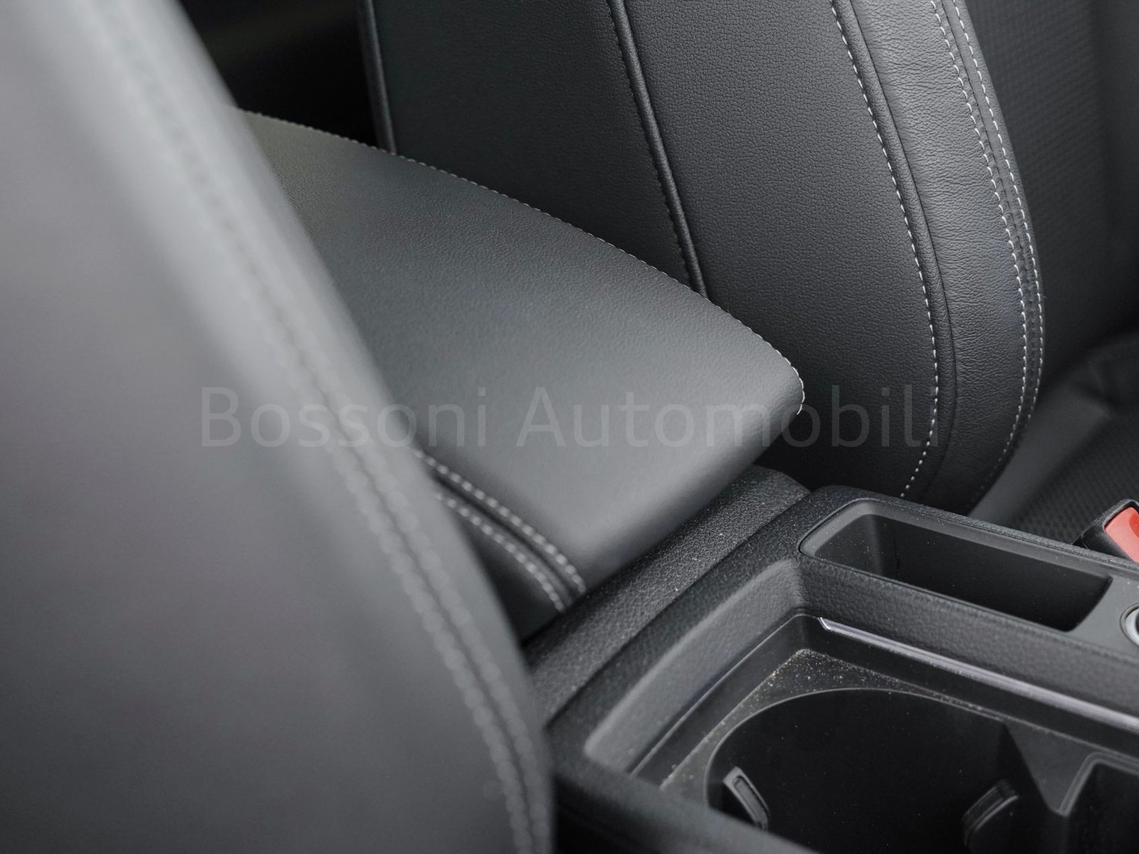 17 - Audi Q3 35 2.0 tdi s line edition s tronic