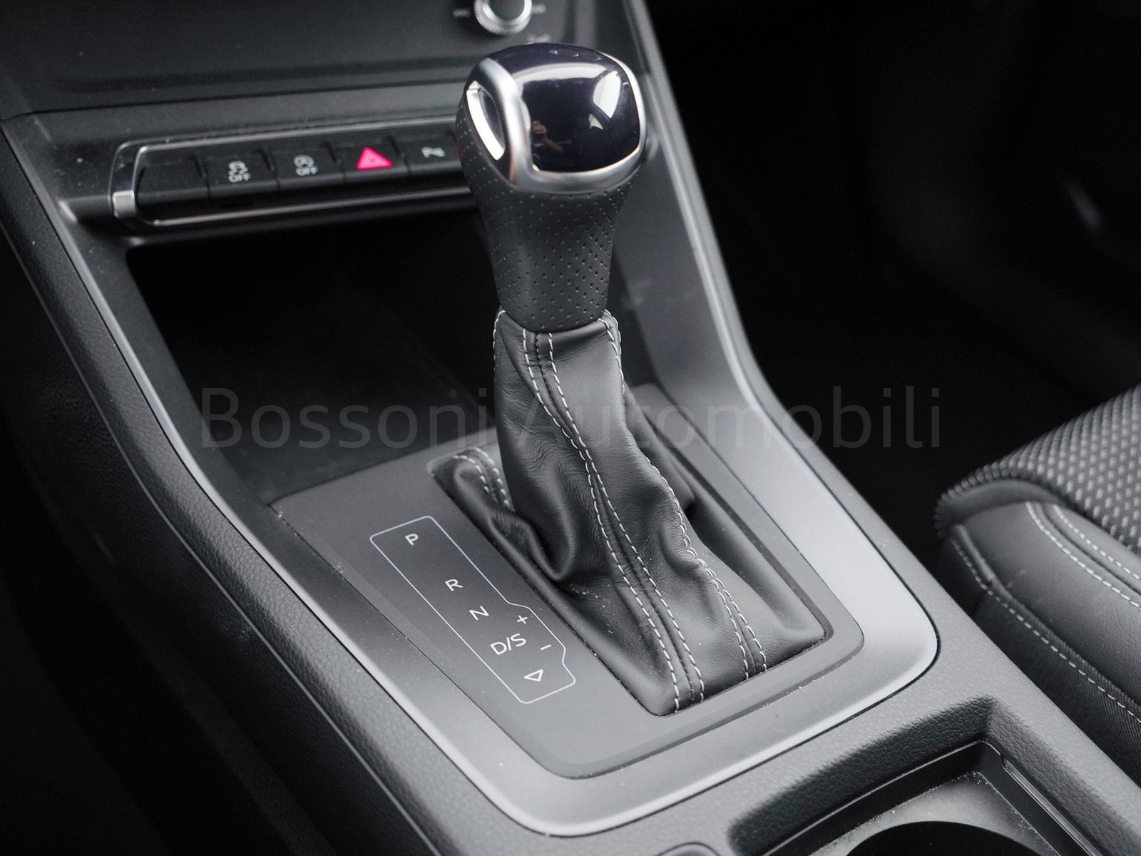 22 - Audi Q3 35 2.0 tdi s line edition s tronic