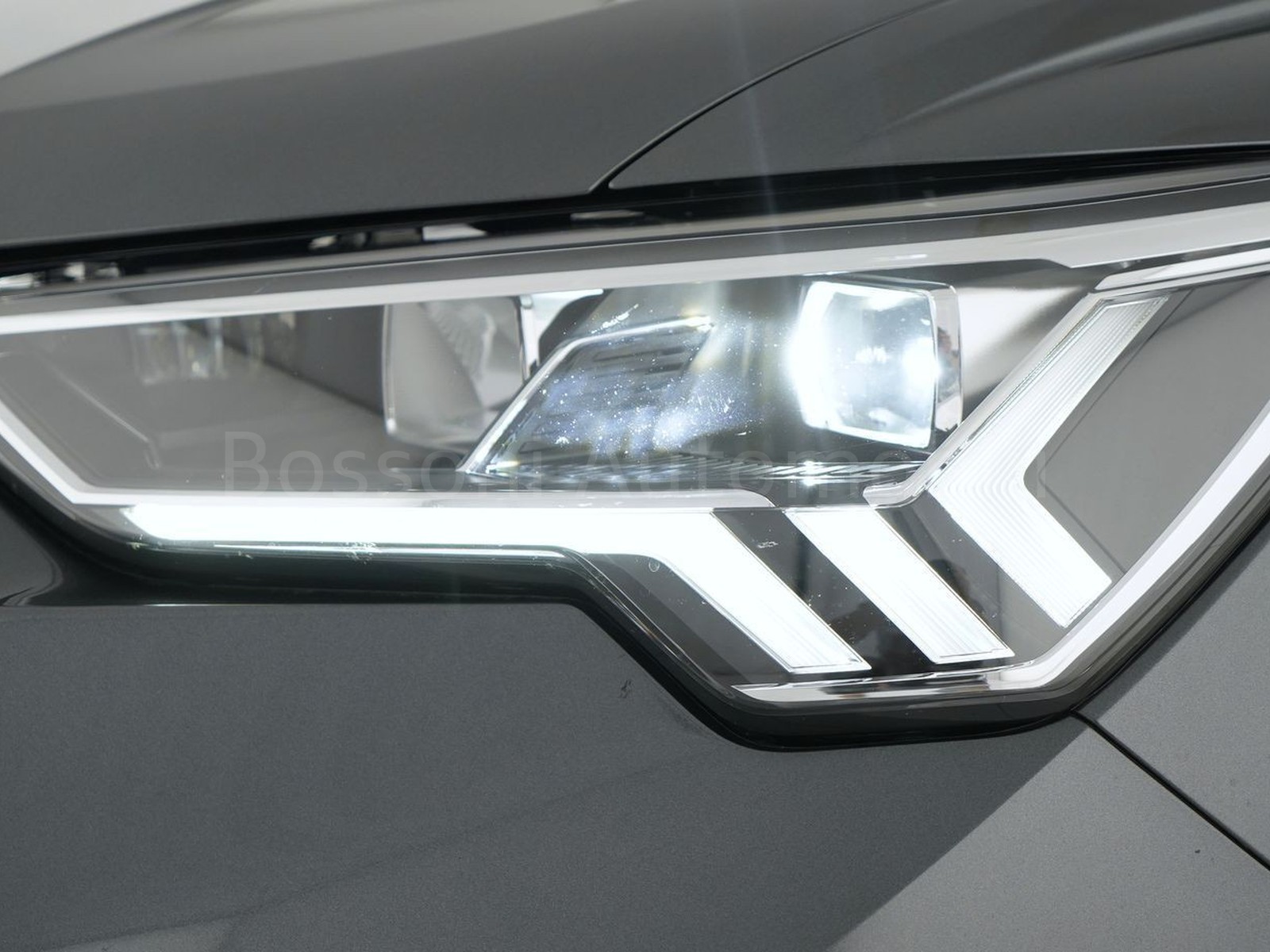 6 - Audi Q3 35 2.0 tdi s line edition s tronic