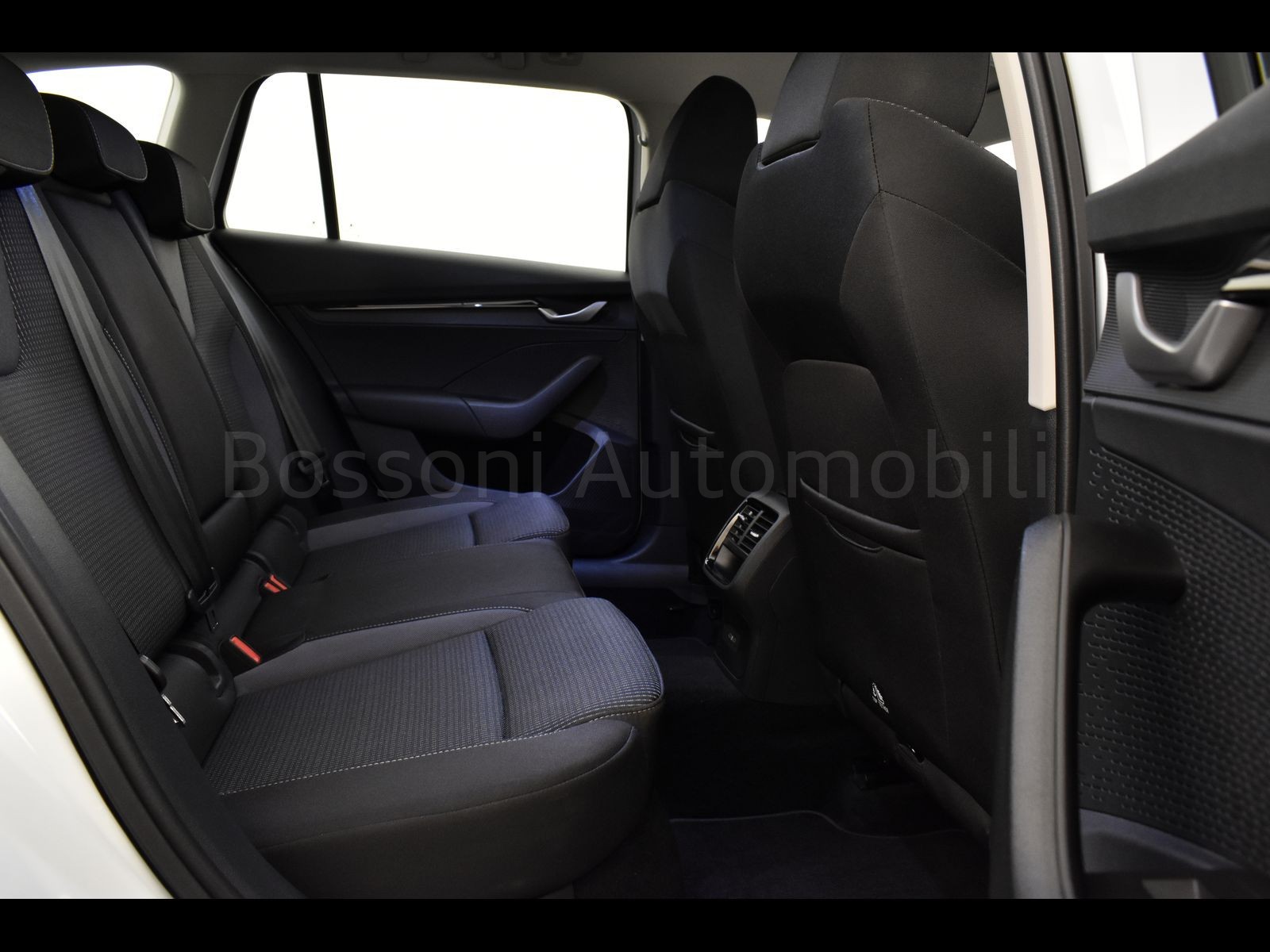 9 - Skoda Octavia wagon 2.0 tdi 150cv executive dsg