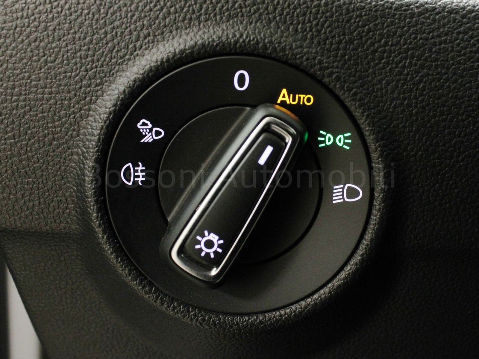 16 - Volkswagen T-Roc 2.0 tdi scr 150cv style dsg