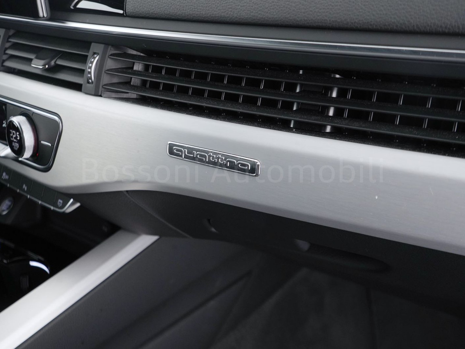 18 - Audi A4 avant 40 2.0 tdi mhev 204cv s line edition quattro s tronic