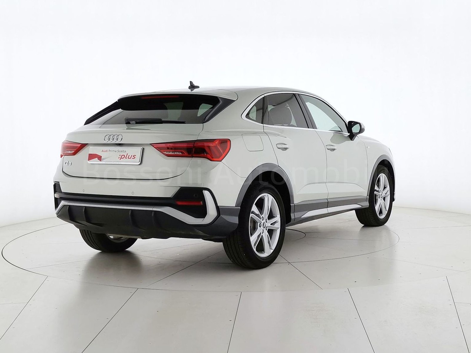 2 - Audi Q3 sportback 35 2.0 tdi s line edition s tronic