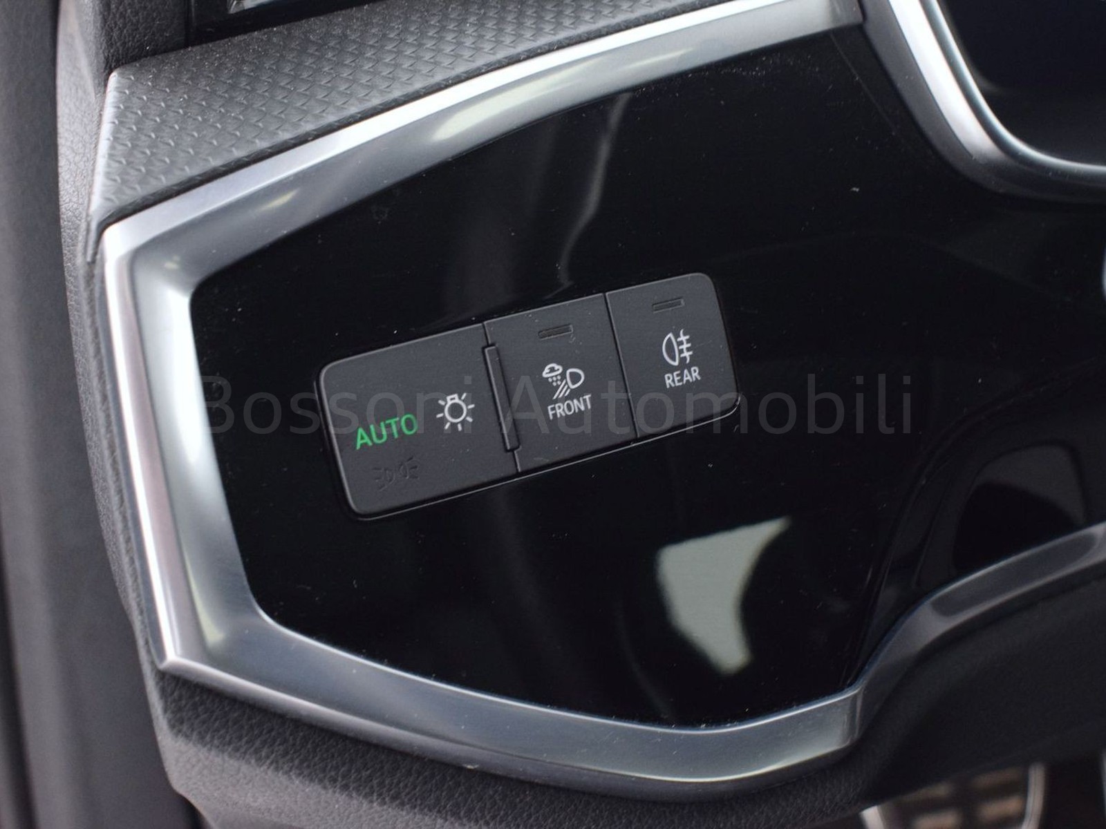 11 - Audi Q3 sportback 35 2.0 tdi s line edition s tronic