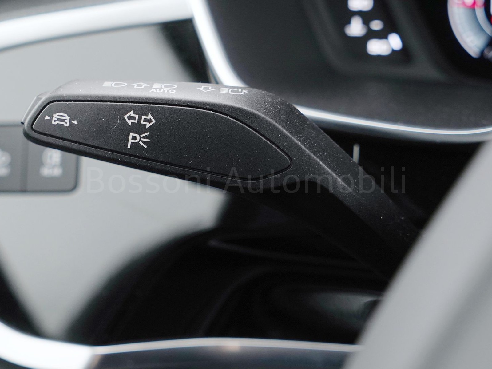 27 - Audi Q3 sportback 35 2.0 tdi s line edition s tronic