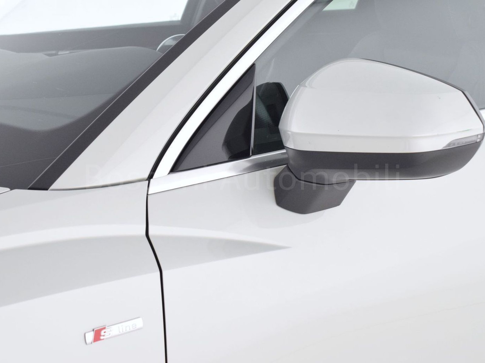 38 - Audi Q3 sportback 35 2.0 tdi s line edition s tronic