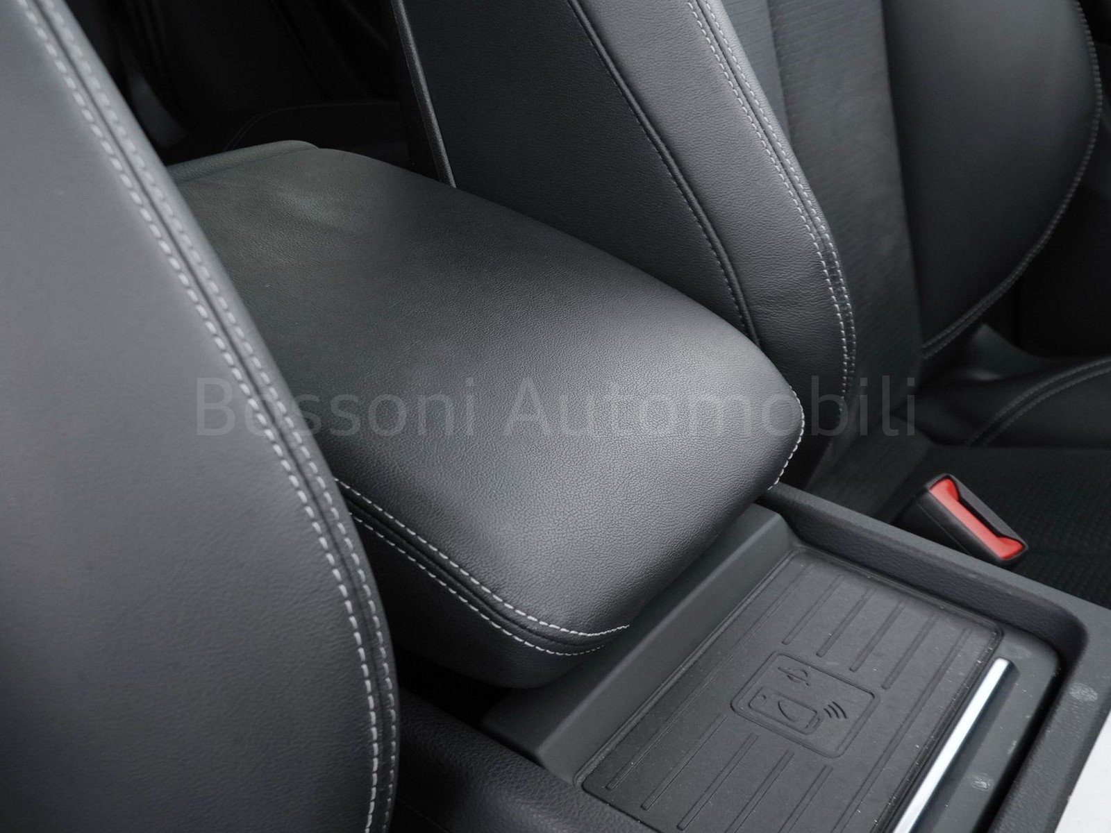 17 - Audi Q5 sportback 40 2.0 tdi mhev 12v s line quattro s tronic