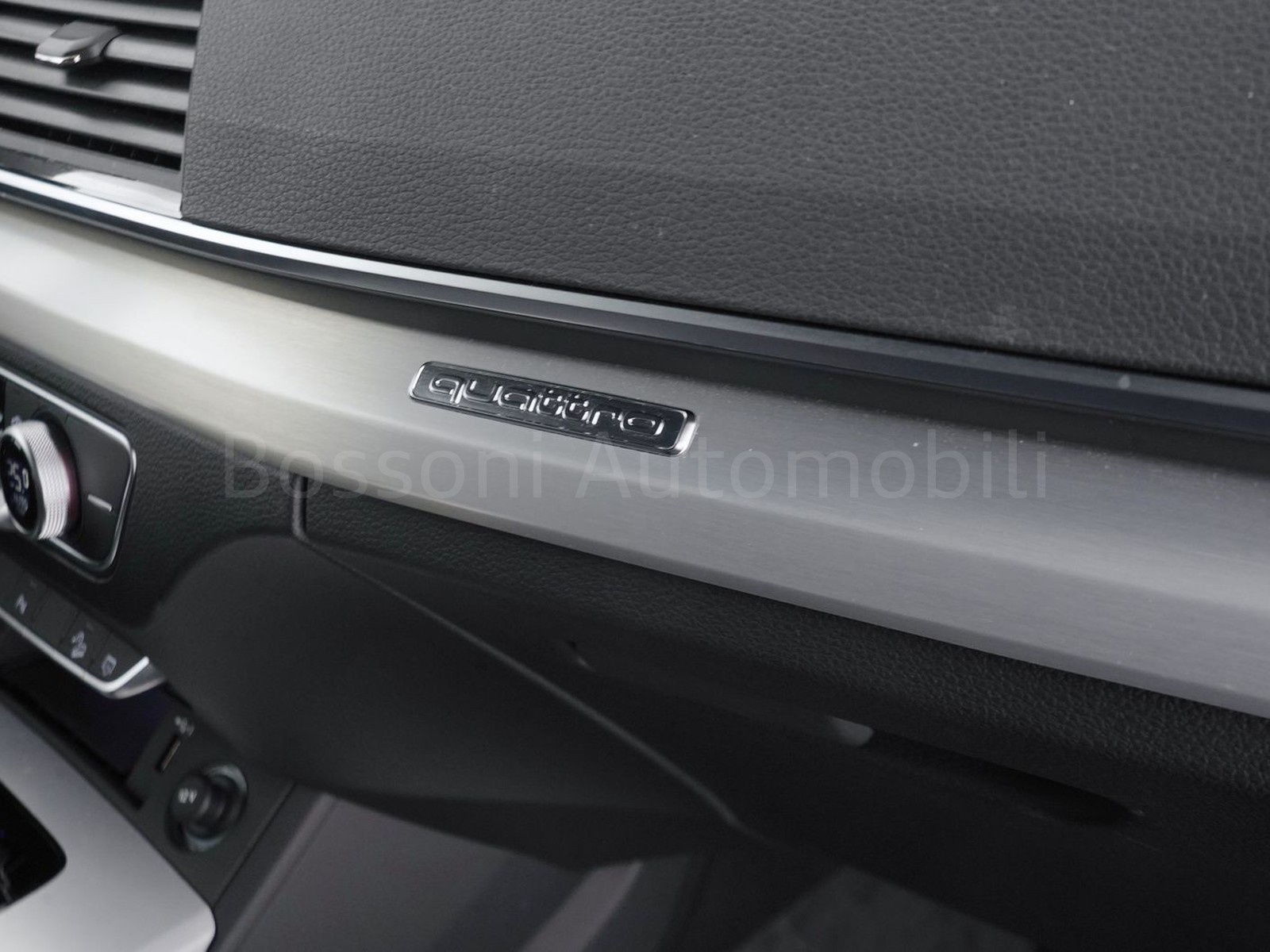 18 - Audi Q5 sportback 40 2.0 tdi mhev 12v s line quattro s tronic