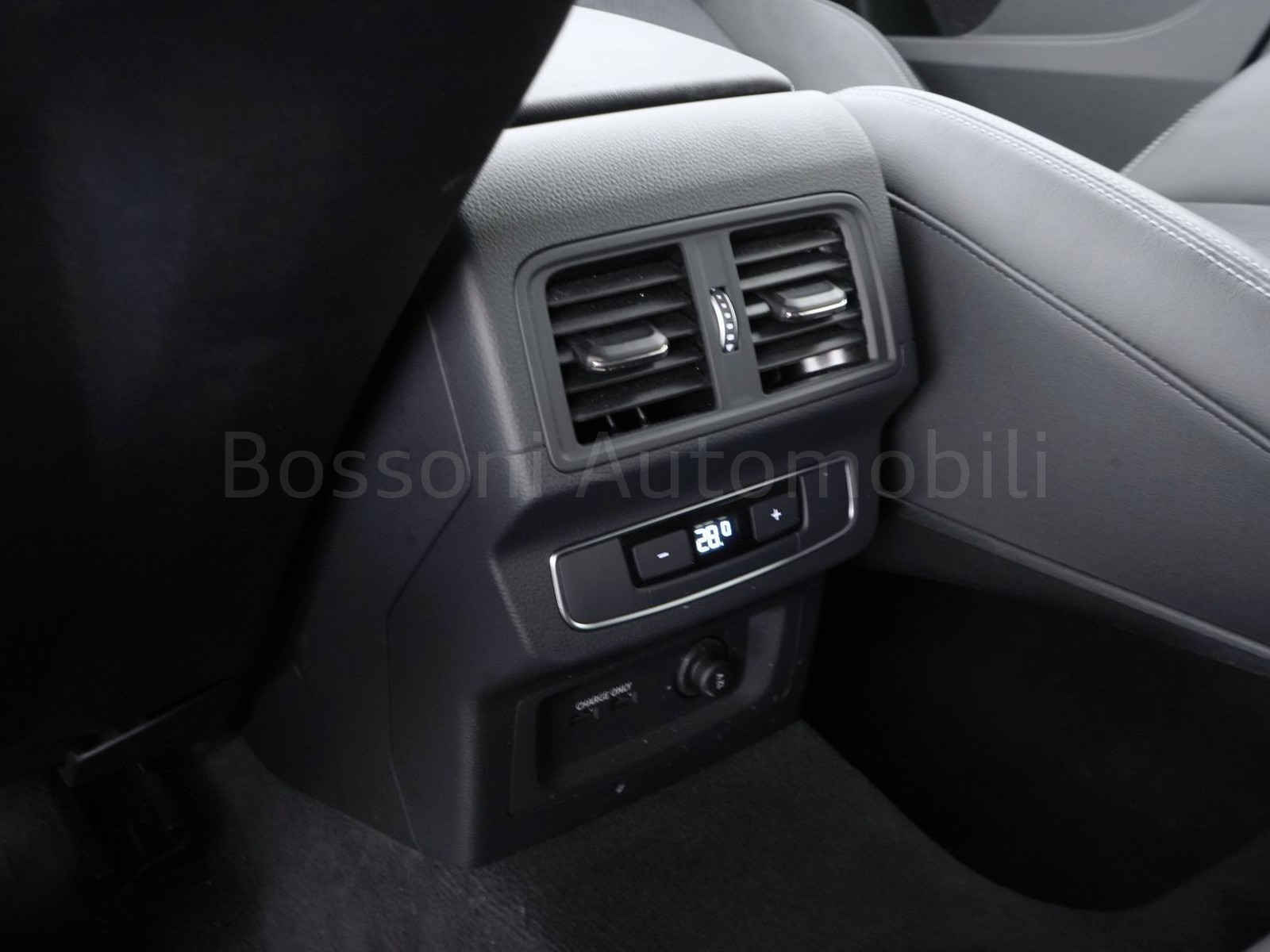 28 - Audi Q5 sportback 40 2.0 tdi mhev 12v s line quattro s tronic