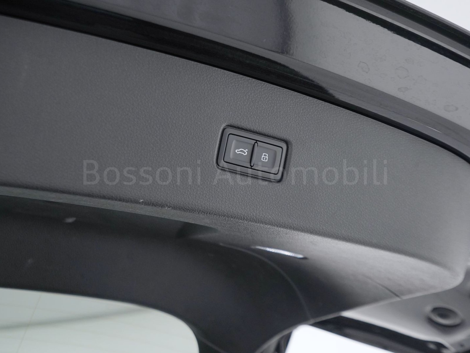 38 - Audi Q5 sportback 40 2.0 tdi mhev 12v s line quattro s tronic