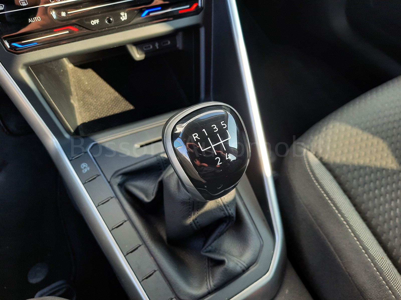 12 - Volkswagen Taigo 1.0 tsi 95cv life