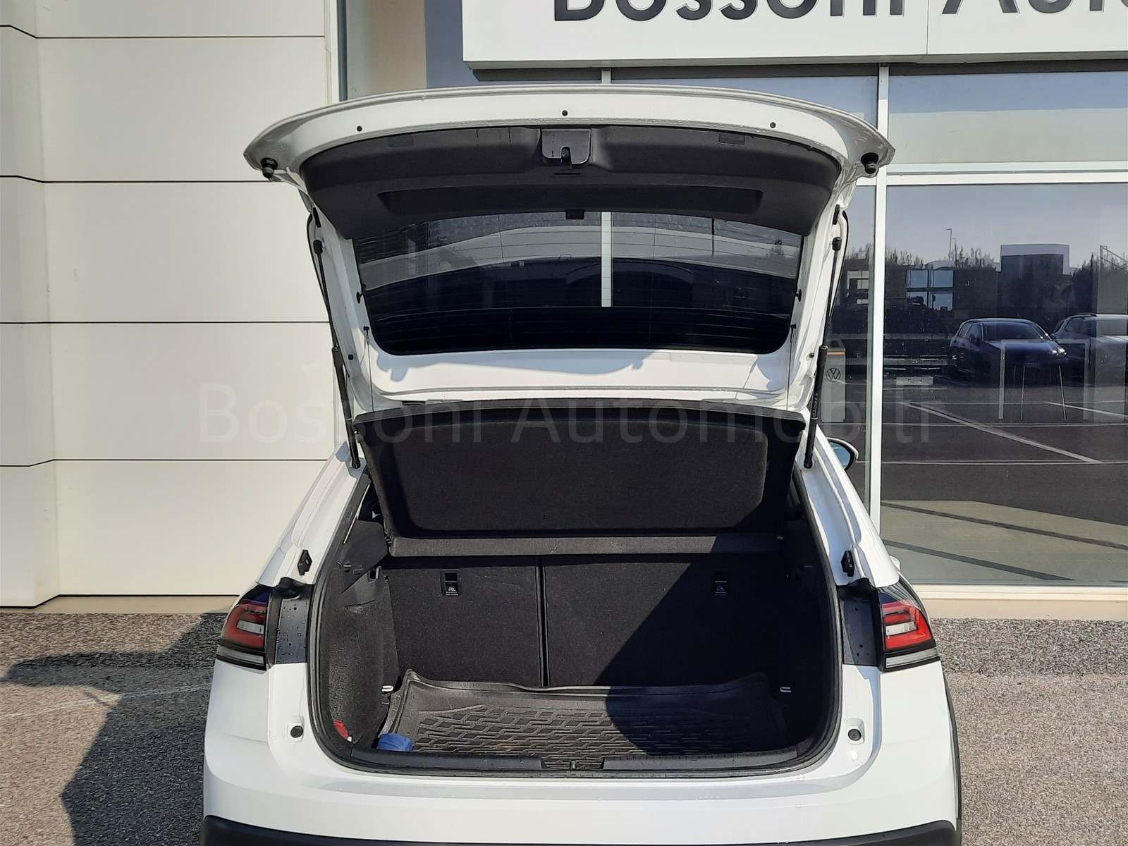 18 - Volkswagen Taigo 1.0 tsi 95cv life