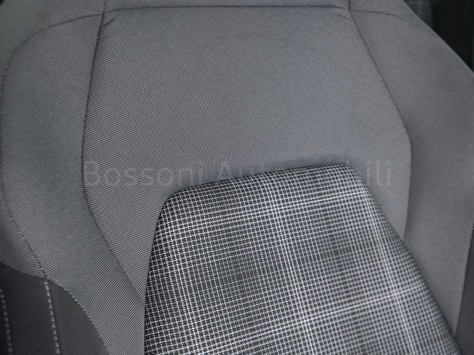 26 - Volkswagen Golf 2.0 tdi 200cv gtd dsg