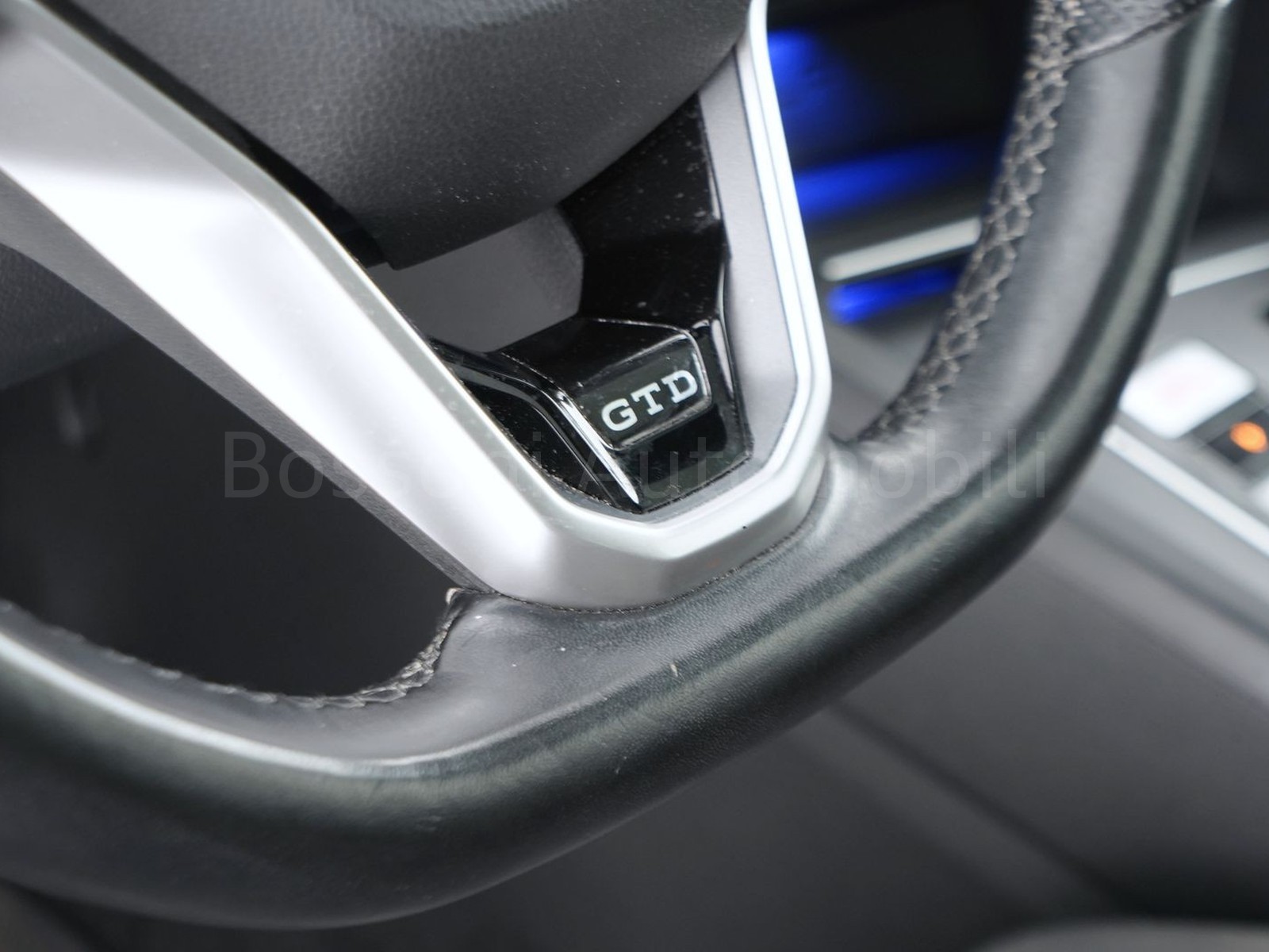 33 - Volkswagen Golf 2.0 tdi 200cv gtd dsg