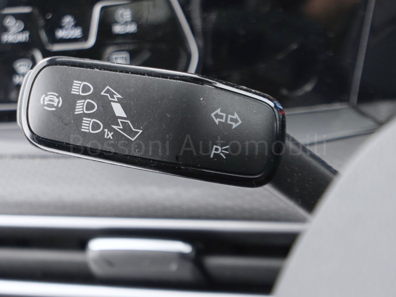 34 - Volkswagen Golf 2.0 tdi 200cv gtd dsg