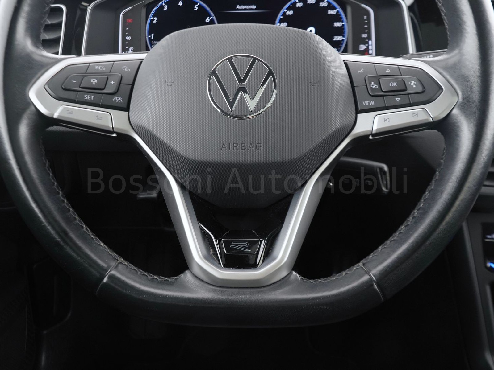 15 - Volkswagen Taigo 1.0 tsi 110cv r-line