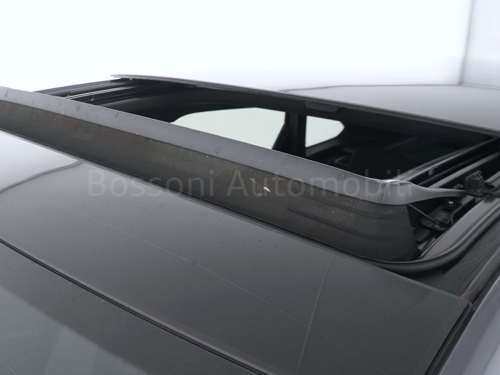 36 - Volkswagen Taigo 1.0 tsi 110cv r-line