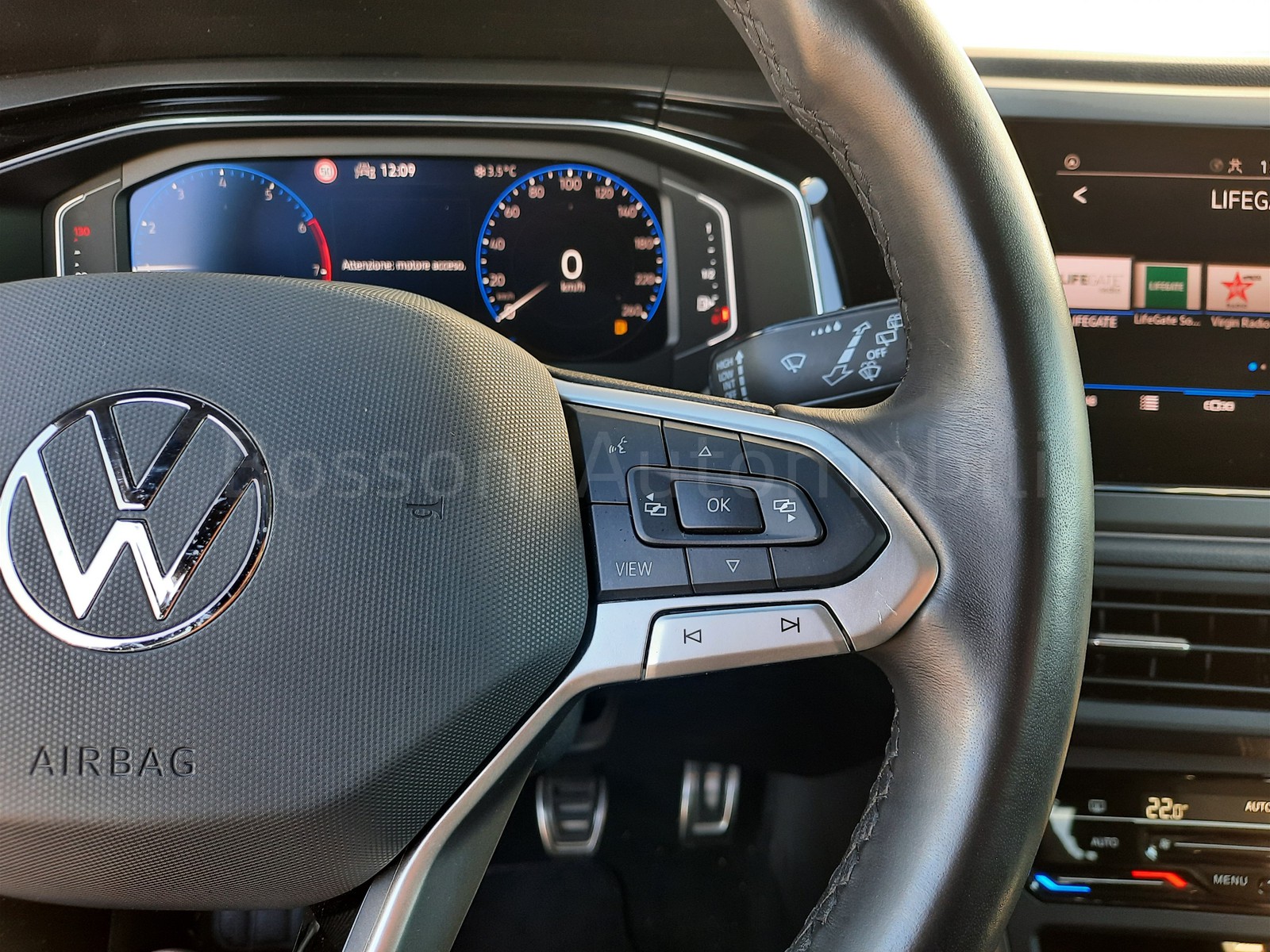 18 - Volkswagen Taigo 1.0 tsi 115cv r-line plus