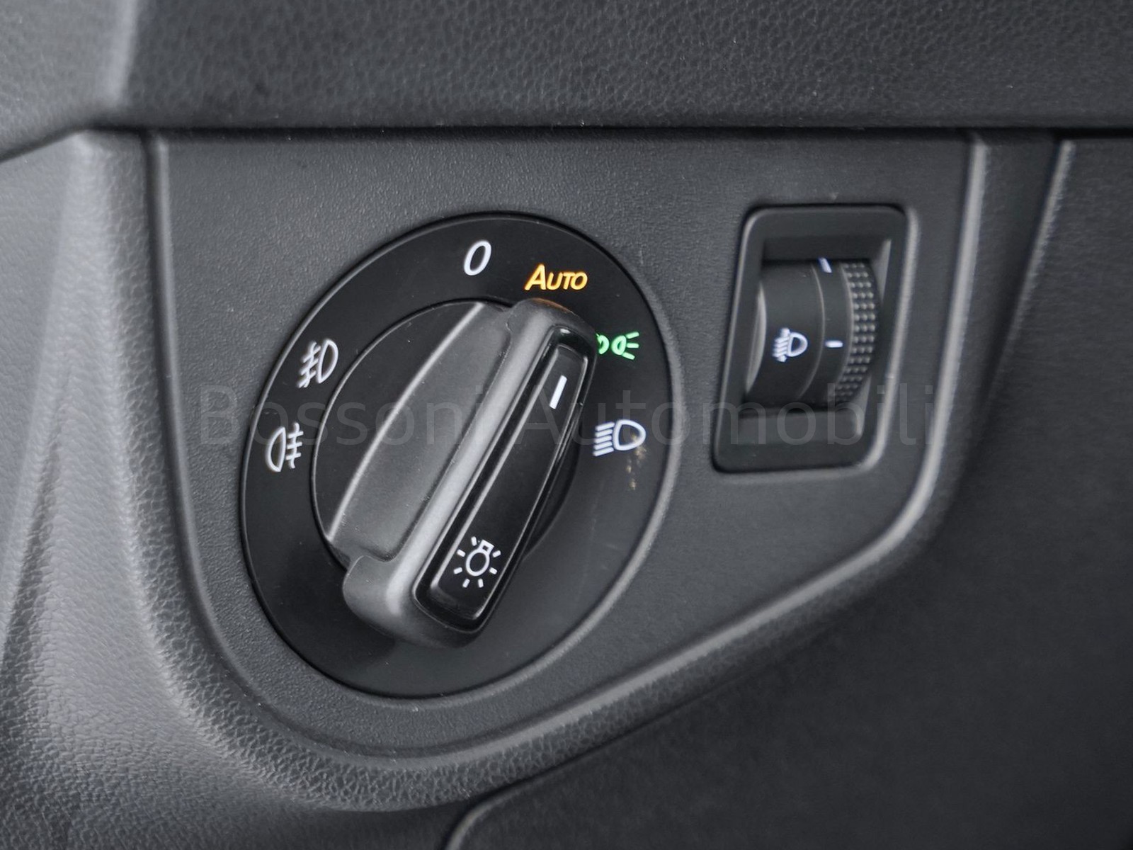 16 - Volkswagen Taigo 1.0 tsi 115cv life