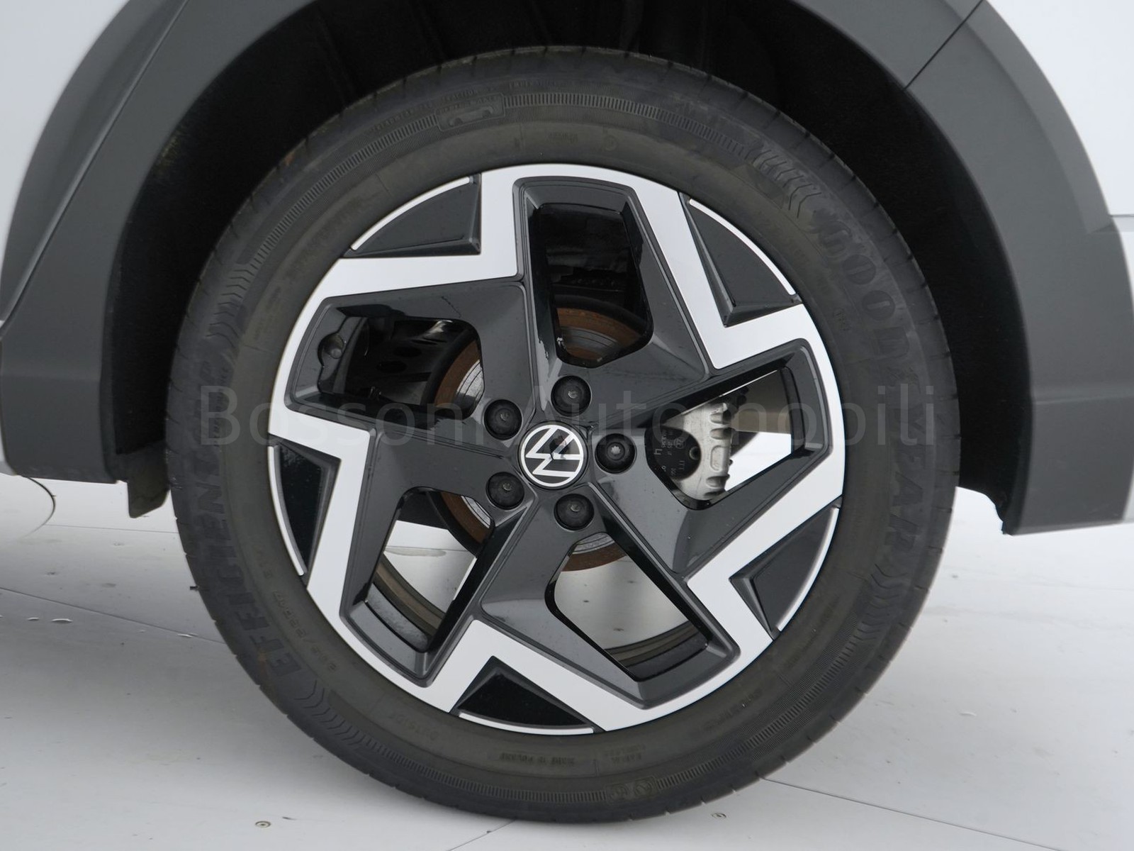 12 - Volkswagen Taigo 1.0 tsi 115cv r-line