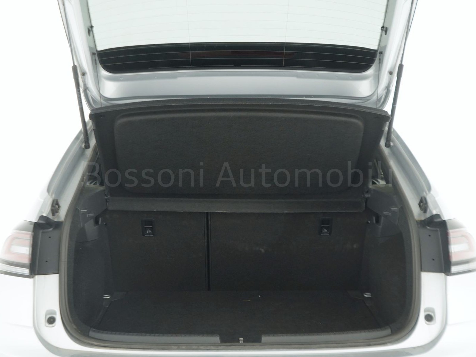 10 - Volkswagen Taigo 1.0 tsi 115cv r-line