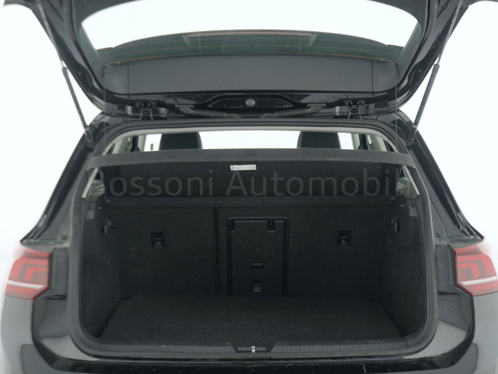 10 - Volkswagen Golf 2.0 tdi scr 115cv life