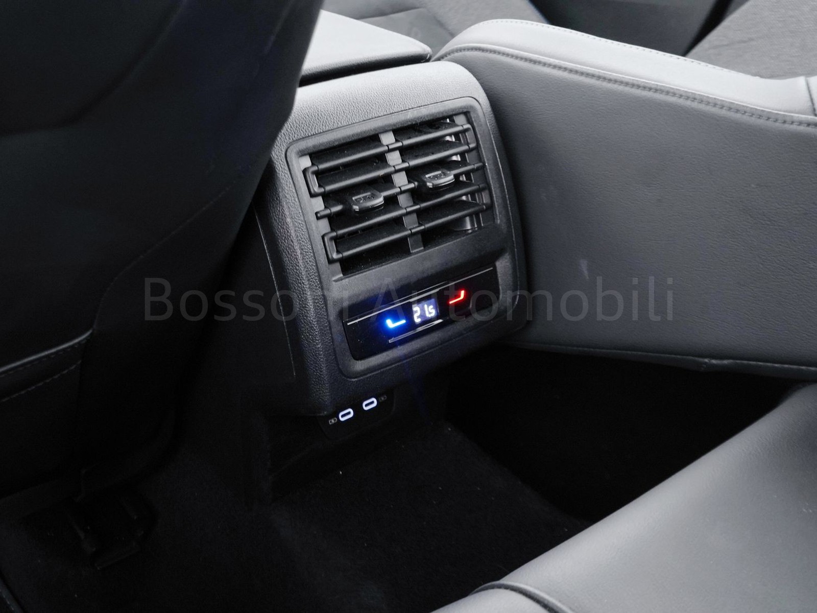 28 - Volkswagen Golf 2.0 tdi scr 150cv style dsg