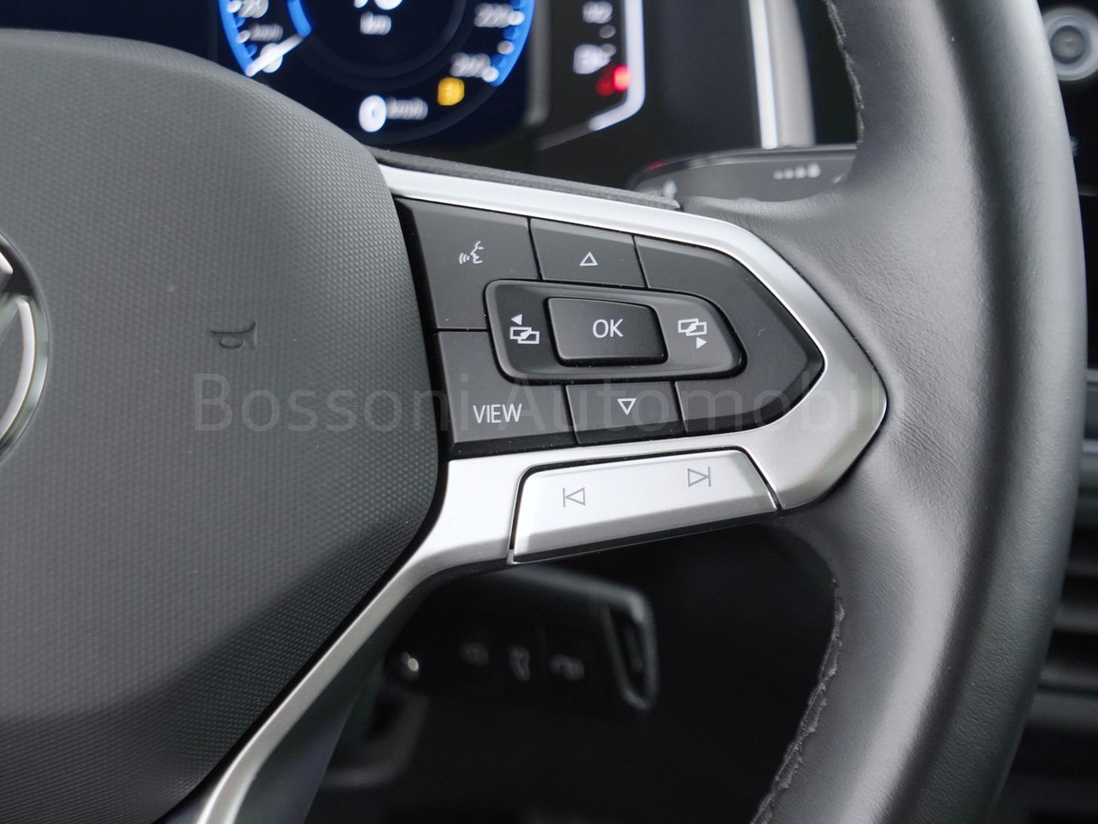 27 - Volkswagen Taigo 1.0 tsi 115cv r-line