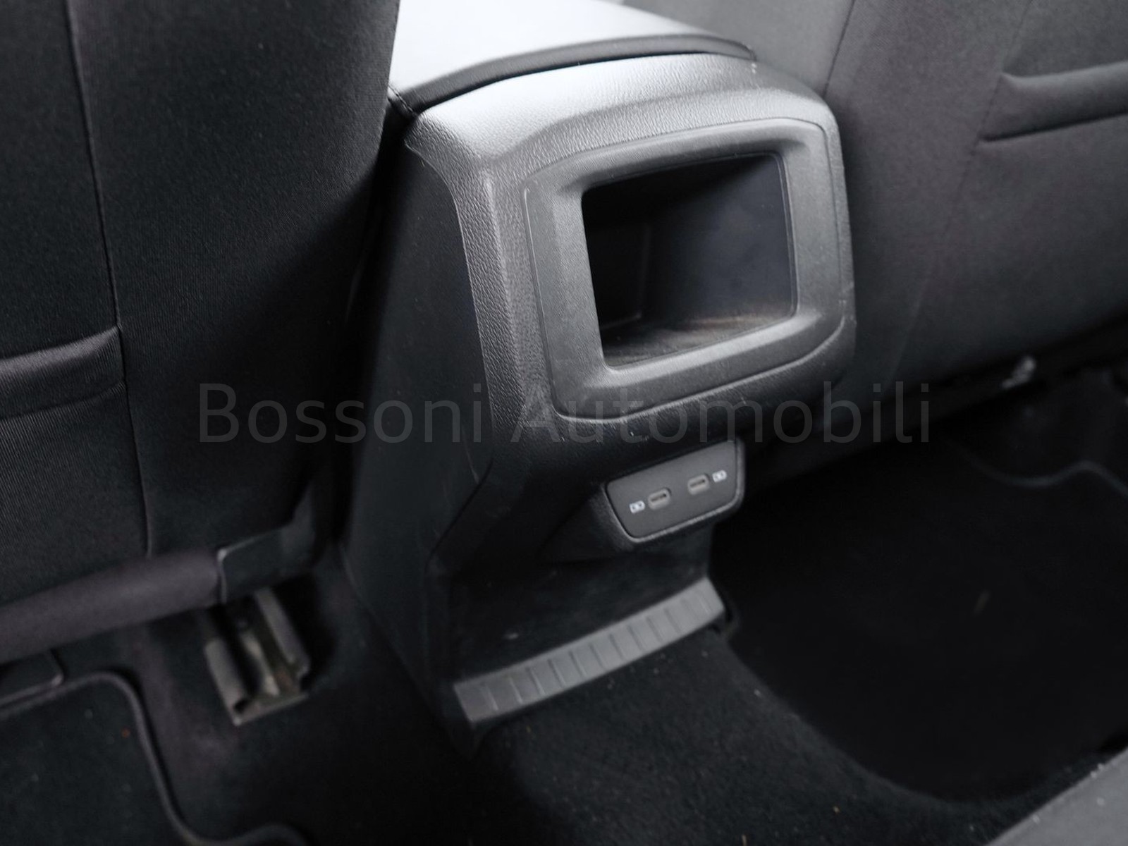 28 - Volkswagen T-Cross 1.0 tsi 95cv life