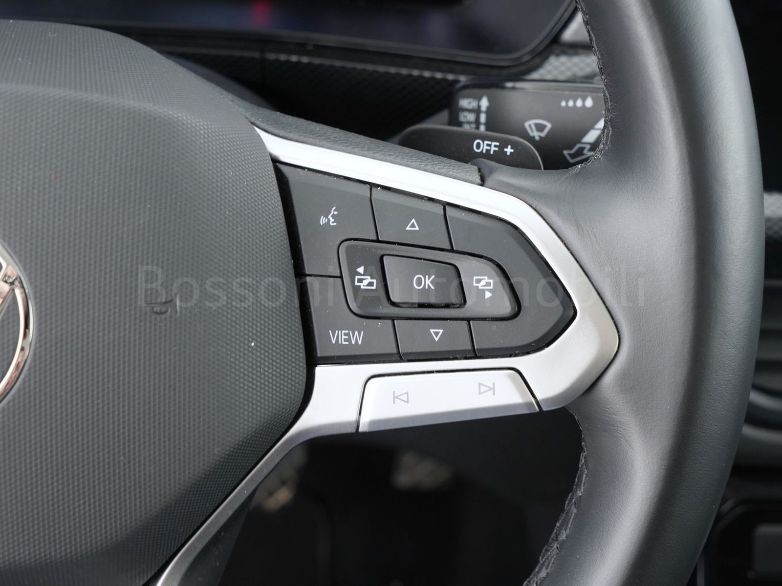 26 - Volkswagen T-Cross 1.0 tsi 115cv life dsg