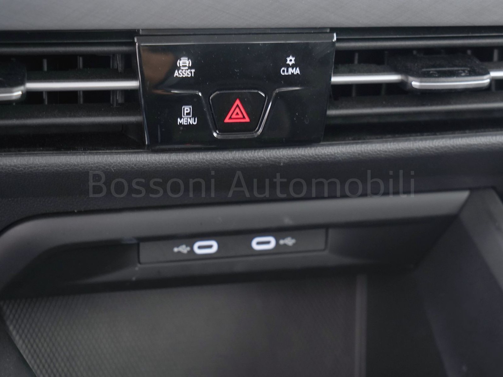 24 - Volkswagen Golf 2.0 tdi scr 115cv life dsg