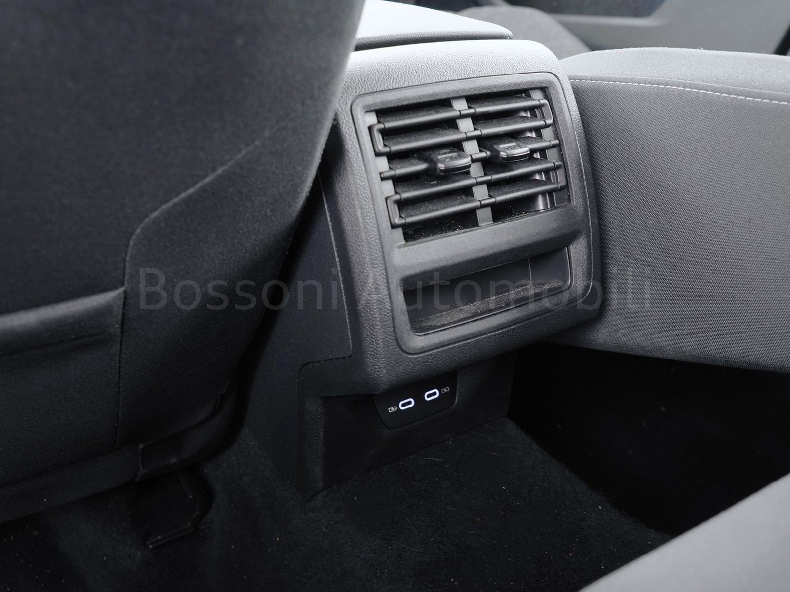 27 - Volkswagen Golf 2.0 tdi scr 115cv life dsg