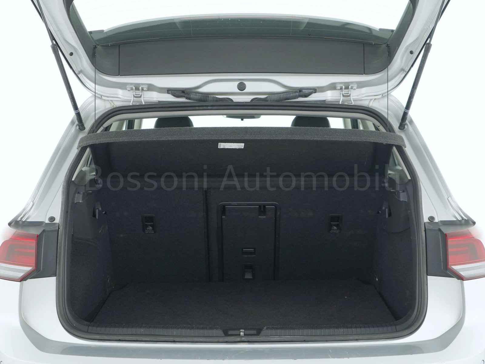 10 - Volkswagen Golf 2.0 tdi scr 115cv life dsg